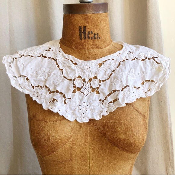 Vintage 50s/60s Battenberg Cutout Edwardian Inspired Bib Collar - Picture 2 of 5